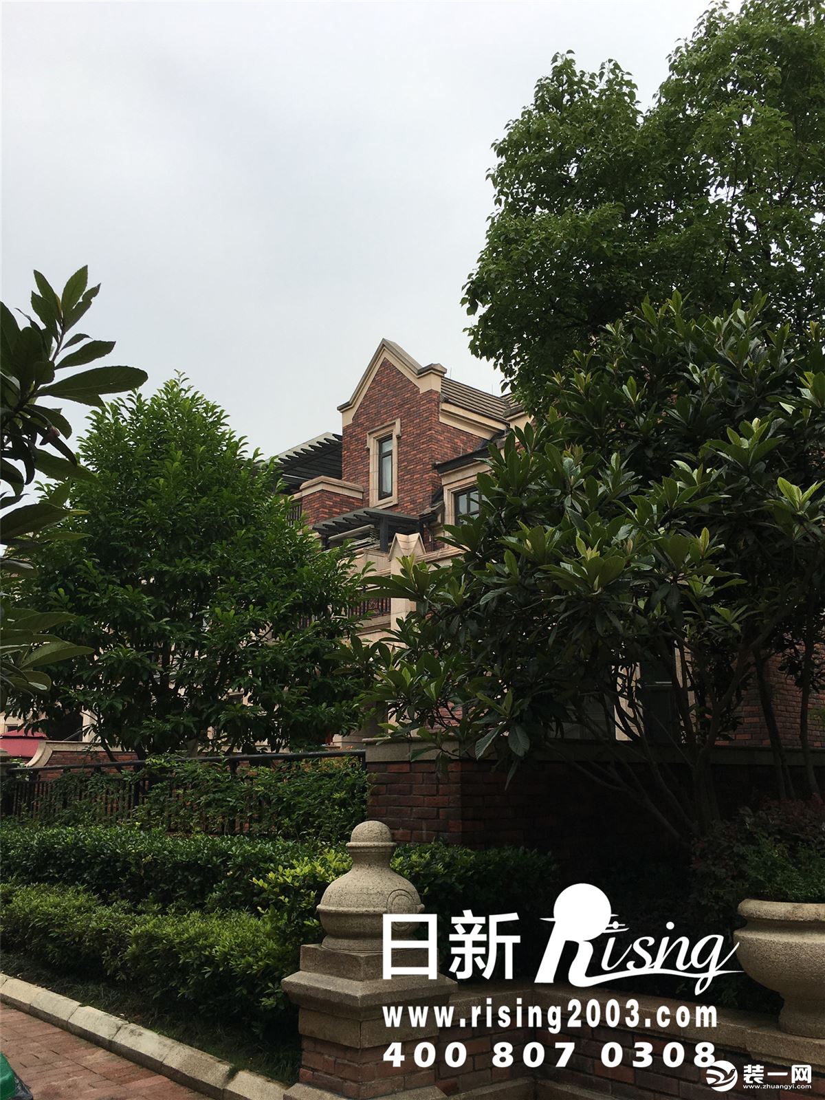 新湖香格里拉别墅园位于杭州城西古墩路北段,距离武林广场23公里